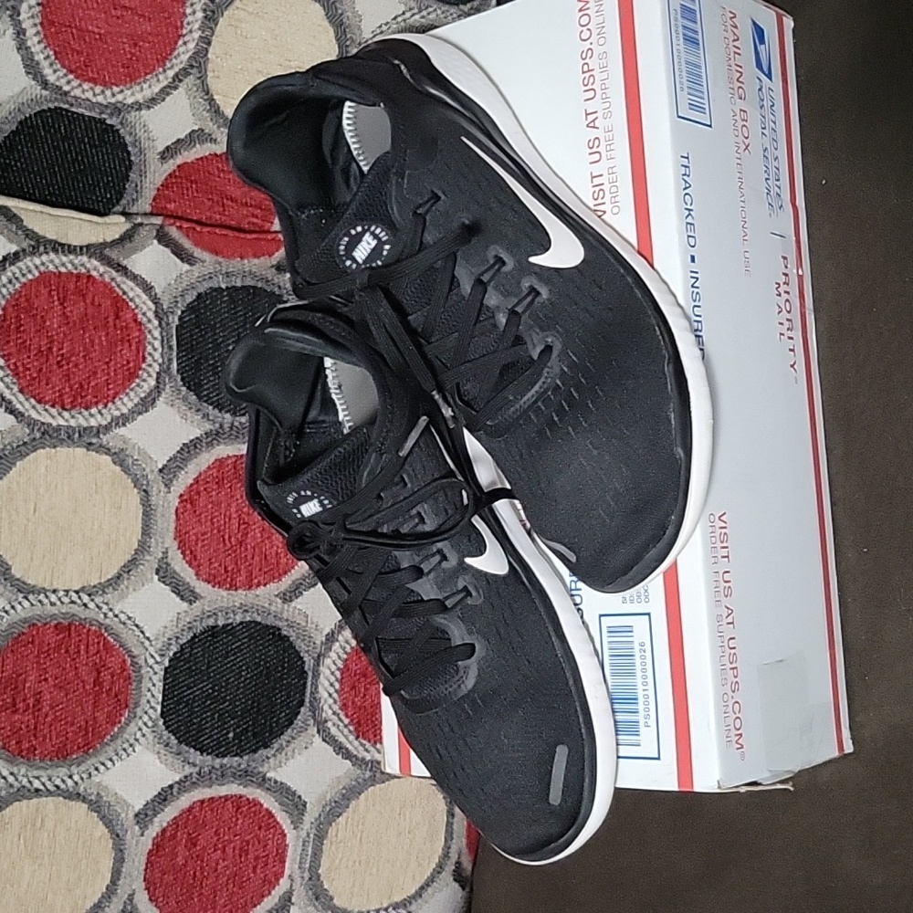 Mens nike running shoes